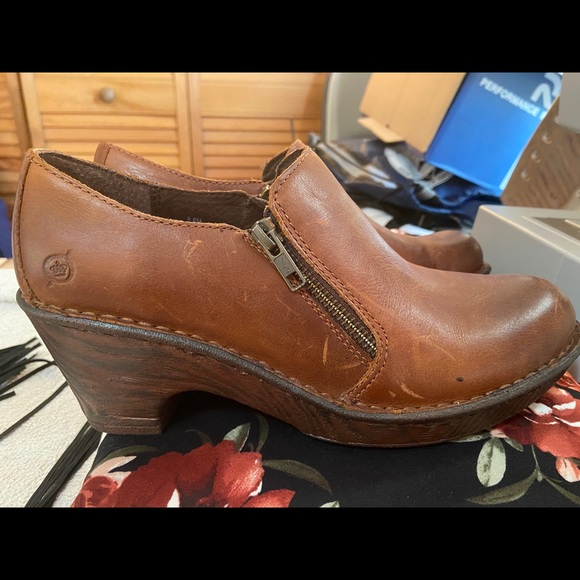 Born Clogs! Women’s 8.5 - Picture 3 of 10